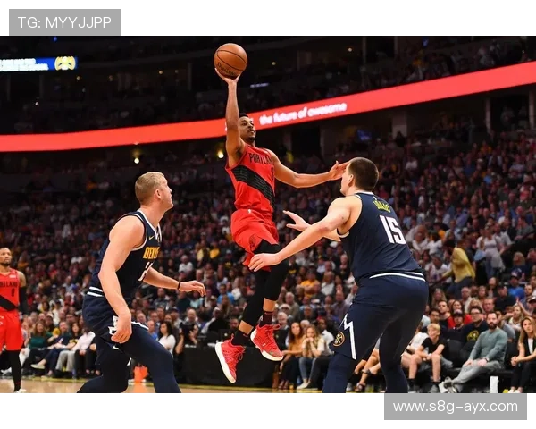 麦科勒姆续约开拓者，忠诚精神延续球队核心地位