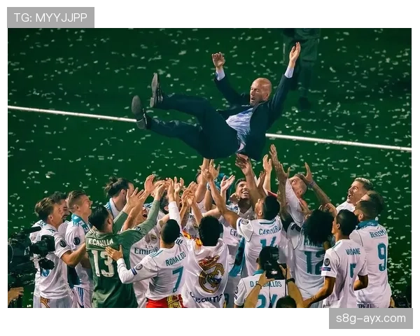 齐达内执教皇马，欧冠史无前例三连霸传奇再现