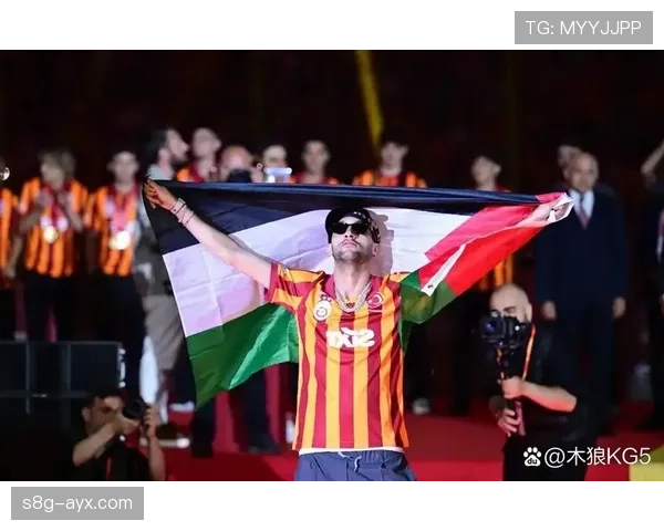 摩洛哥魔术师齐耶赫再献神技,全球球迷瞩目 摩洛哥魔术师齐耶赫再献神技,全球球迷瞩目